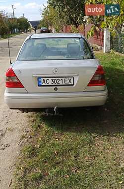 Седан Mercedes-Benz E-Class 1997 в 