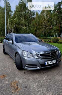 Універсал Mercedes-Benz E-Class 2011 в Києві