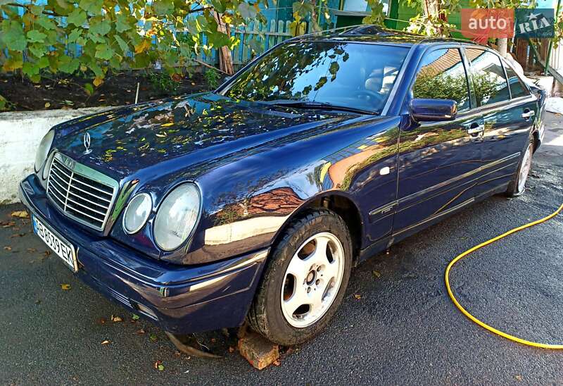 Седан Mercedes-Benz E-Class 1995 в Виннице