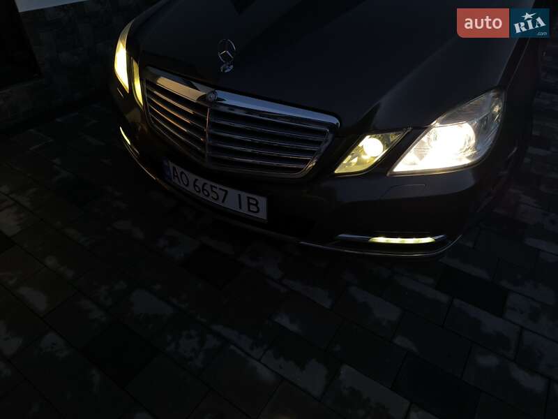 Універсал Mercedes-Benz E-Class 2012 в Сваляві