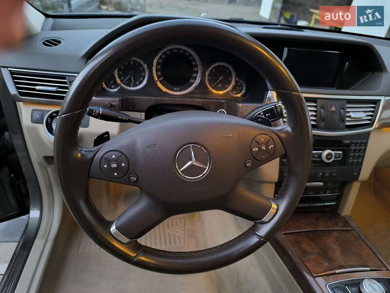 Універсал Mercedes-Benz E-Class 2012 в Сваляві