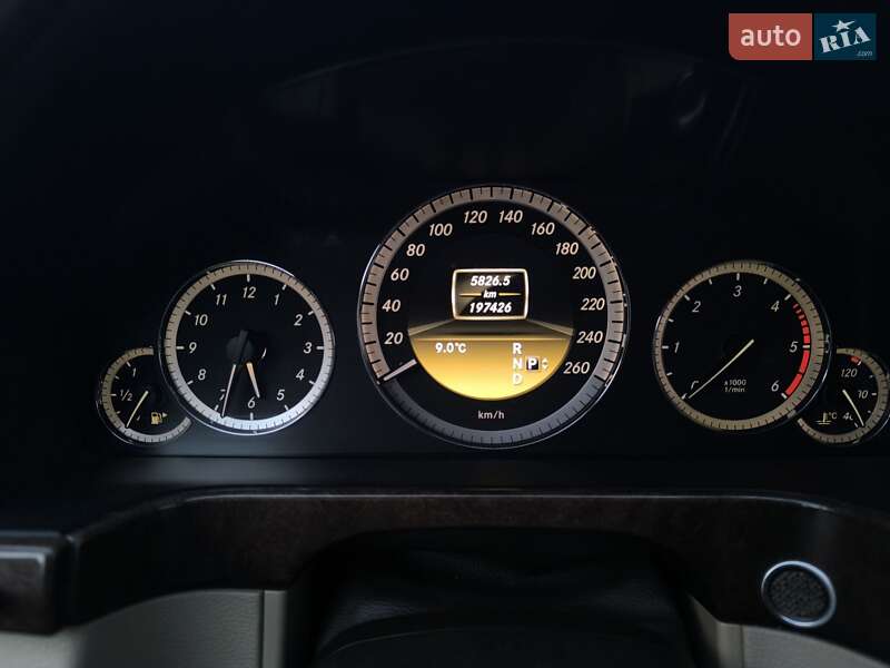 Універсал Mercedes-Benz E-Class 2012 в Сваляві