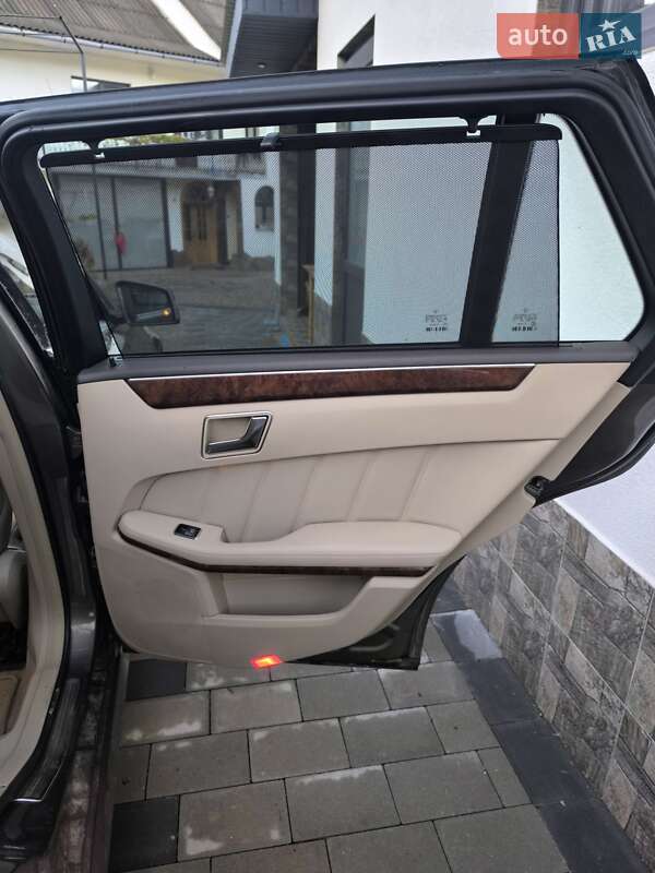 Універсал Mercedes-Benz E-Class 2012 в Сваляві
