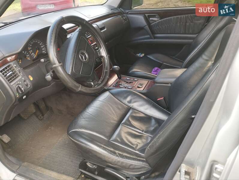 Седан Mercedes-Benz E-Class 1999 в Арцизе