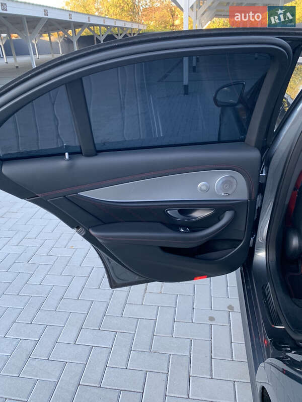 Седан Mercedes-Benz E-Class 2017 в Києві