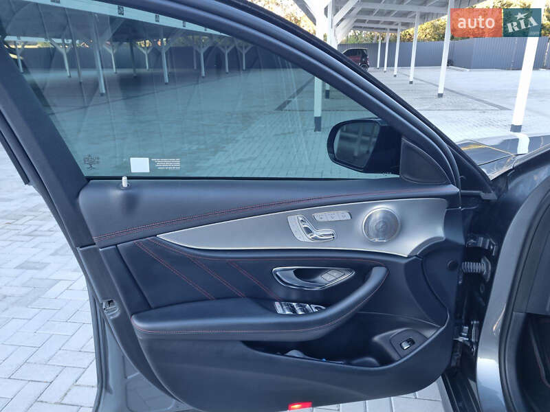 Седан Mercedes-Benz E-Class 2017 в Києві