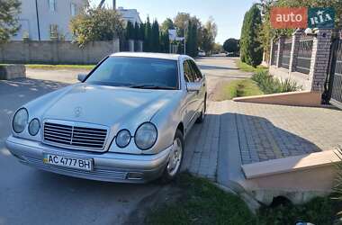 Седан Mercedes-Benz E-Class 1995 в Луцке