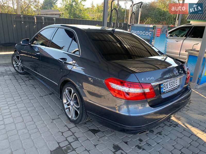 Седан Mercedes-Benz E-Class 2009 в Староконстантинове