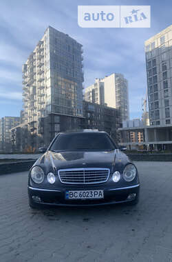 Седан Mercedes-Benz E-Class 2004 в Львові