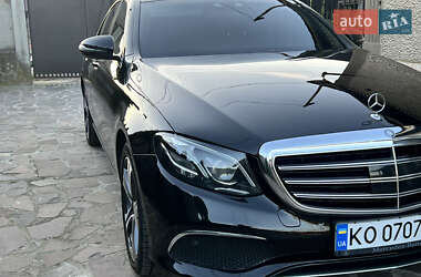 Седан Mercedes-Benz E-Class 2016 в 