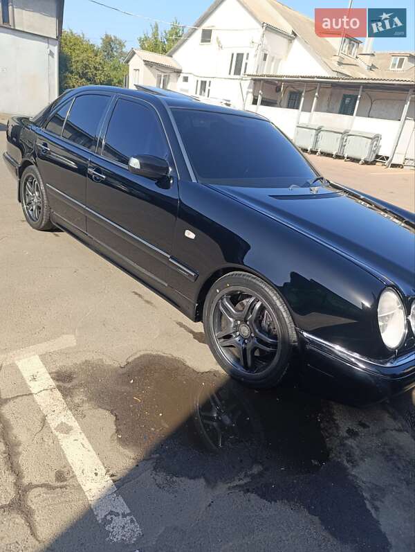 Седан Mercedes-Benz E-Class 1996 в Конотопе