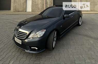 Седан Mercedes-Benz E-Class 2011 в Черновцах