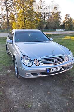 Седан Mercedes-Benz E-Class 2003 в Теофіполі