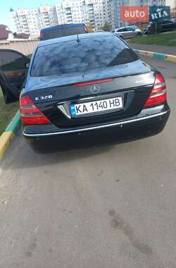 Седан Mercedes-Benz E-Class 2004 в Киеве