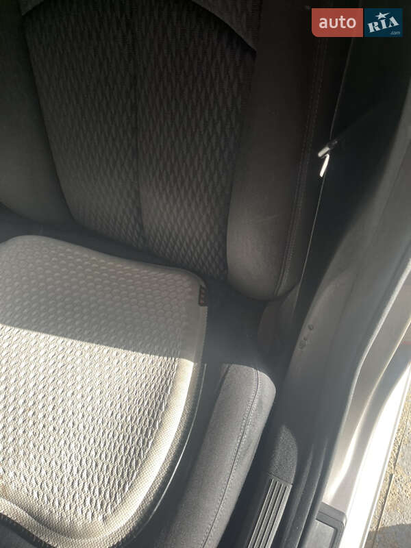 Седан Mercedes-Benz E-Class 2006 в Вижнице