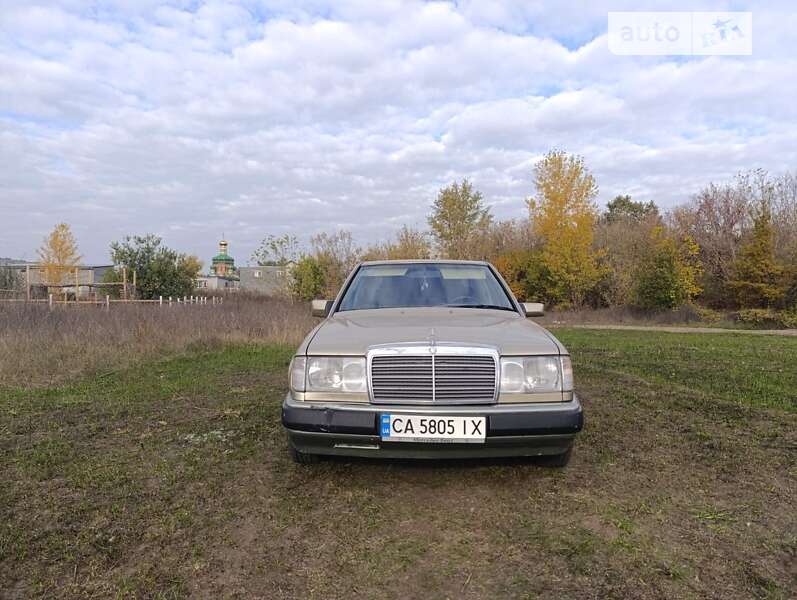 Седан Mercedes-Benz E-Class 1990 в Черкасах фото 2 Седан Mercedes-Benz E-Class 1990 в Черкасах