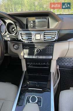 Седан Mercedes-Benz E-Class 2015 в 