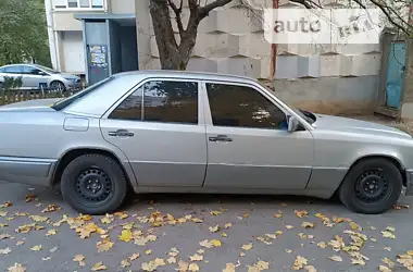 Mercedes-Benz E-Class 1995