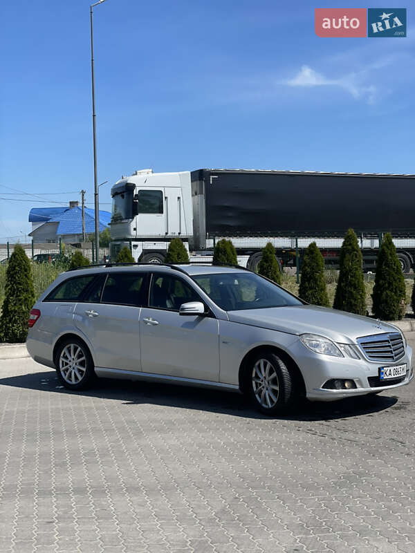 Универсал Mercedes-Benz E-Class 2011 в Киеве