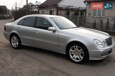 Седан Mercedes-Benz E-Class 2005 в Хусте