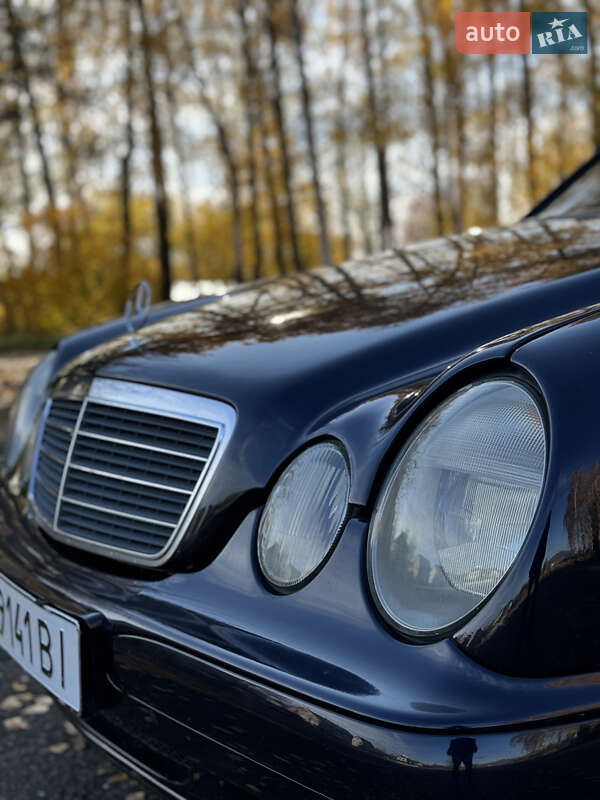 Седан Mercedes-Benz E-Class 2002 в Чернівцях