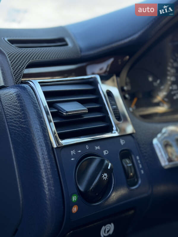 Седан Mercedes-Benz E-Class 2002 в Чернівцях