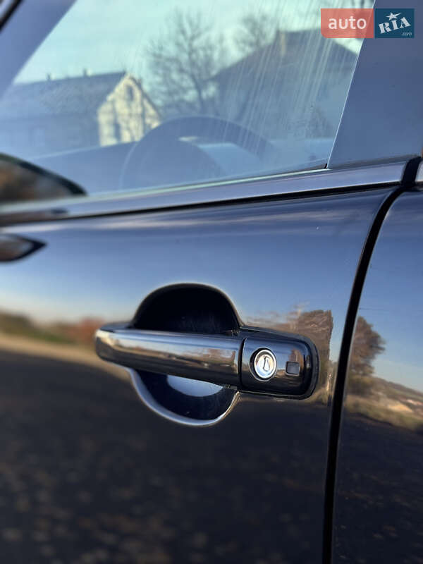 Седан Mercedes-Benz E-Class 2002 в Чернівцях