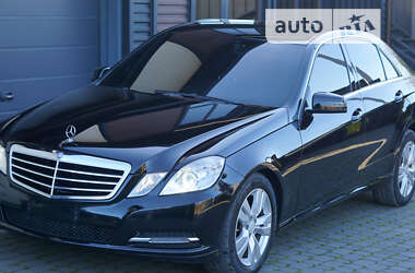 Седан Mercedes-Benz E-Class 2012 в Черновцах