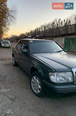 Седан Mercedes-Benz E-Class 1988 в Житомирі