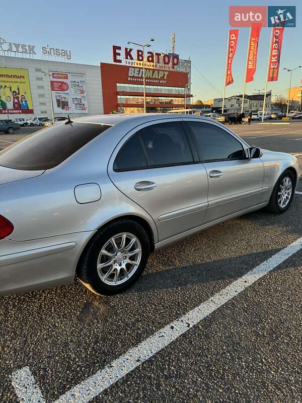 Седан Mercedes-Benz E-Class 2002 в Черновцах