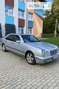 Седан Mercedes-Benz E-Class 1998 в Львові