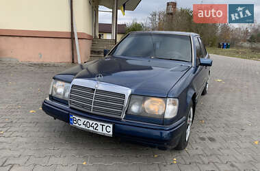 Седан Mercedes-Benz E-Class 1993 в Гощі