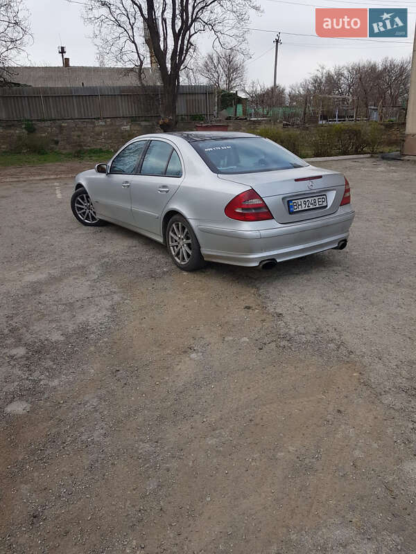 Седан Mercedes-Benz E-Class 2005 в Білгороді-Дністровському