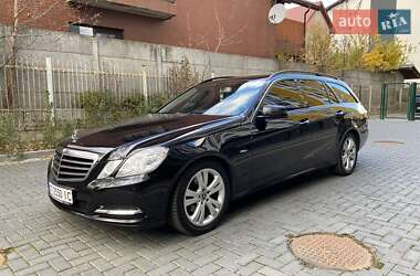 Універсал Mercedes-Benz E-Class 2011 в Івано-Франківську