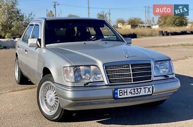 Седан Mercedes-Benz E-Class 1987 в Одесі