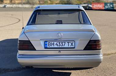 Седан Mercedes-Benz E-Class 1987 в 