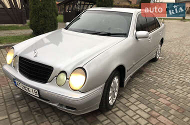 Седан Mercedes-Benz E-Class 2000 в Косові