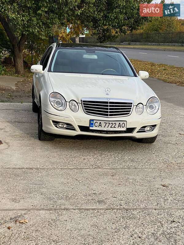 Седан Mercedes-Benz E-Class 2008 в Рівному