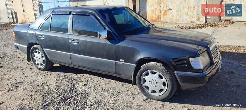 Mercedes-Benz E-Class 1995
