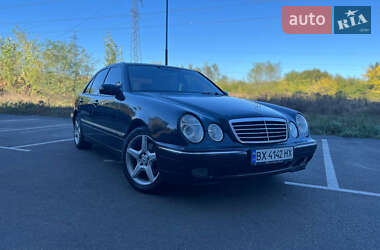 Седан Mercedes-Benz E-Class 2000 в Киеве