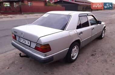 Седан Mercedes-Benz E-Class 1992 в Заречном