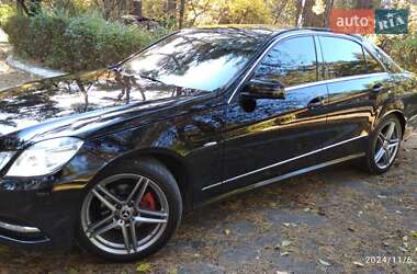 Седан Mercedes-Benz E-Class 2011 в 