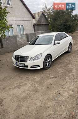 Седан Mercedes-Benz E-Class 2011 в Татарбунарах