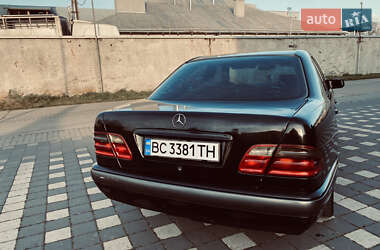 Седан Mercedes-Benz E-Class 2001 в Стрые