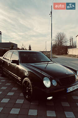 Седан Mercedes-Benz E-Class 2001 в Стрые