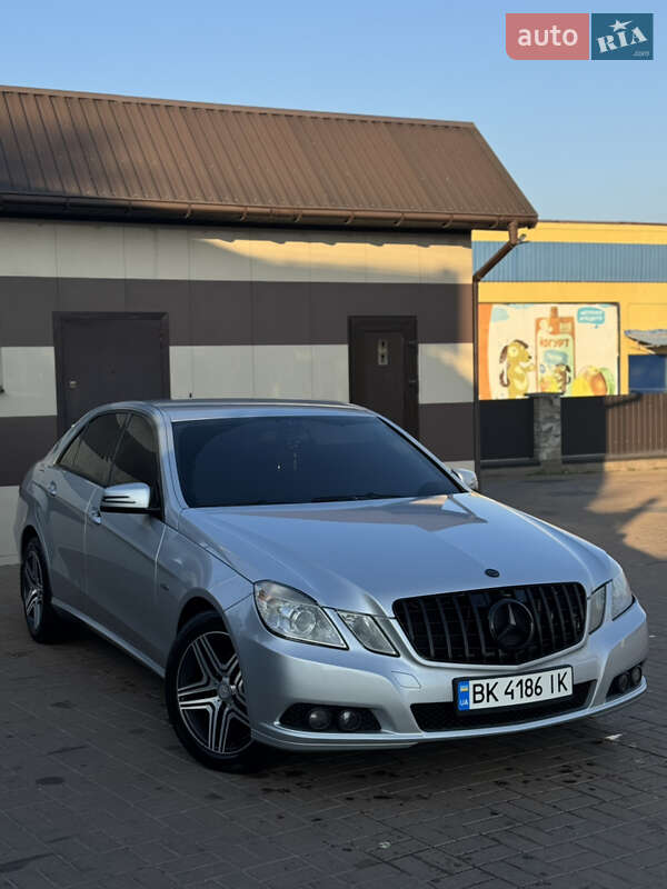 Седан Mercedes-Benz E-Class 2010 в Білій Церкві