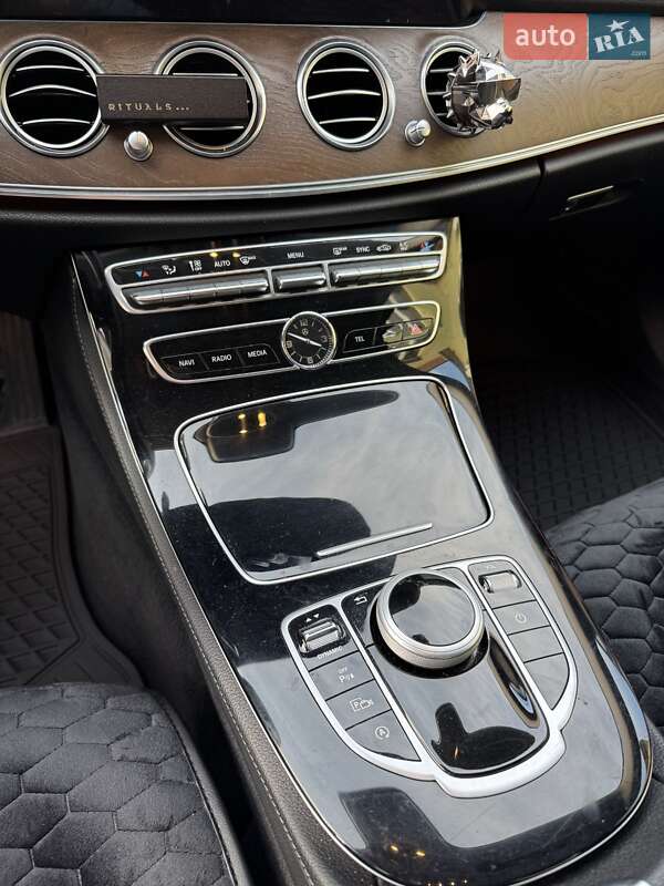 Седан Mercedes-Benz E-Class 2017 в Яворові фото 21 Седан Mercedes-Benz E-Class 2017 в Яворові