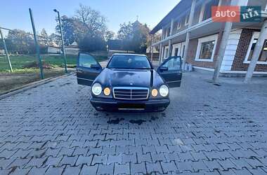 Седан Mercedes-Benz E-Class 1996 в Чернівцях