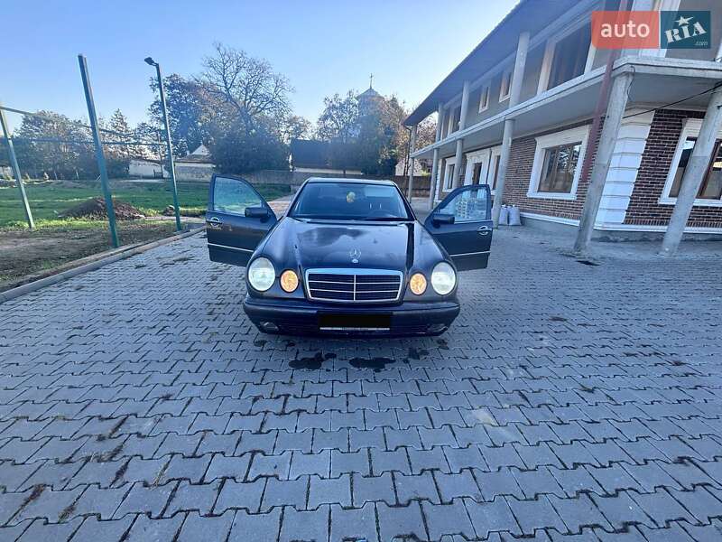 Mercedes-Benz E-Class 1996