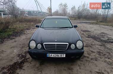 Седан Mercedes-Benz E-Class 2001 в Костополе